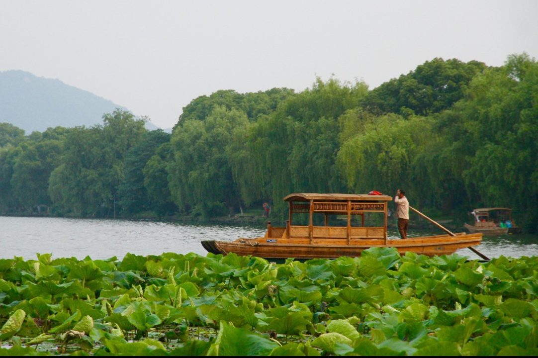 Beautiful West Lake of Hangzhou Must Do China