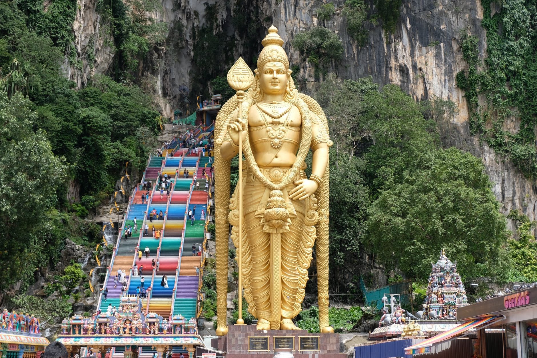 golden statue in batu caves malaysia